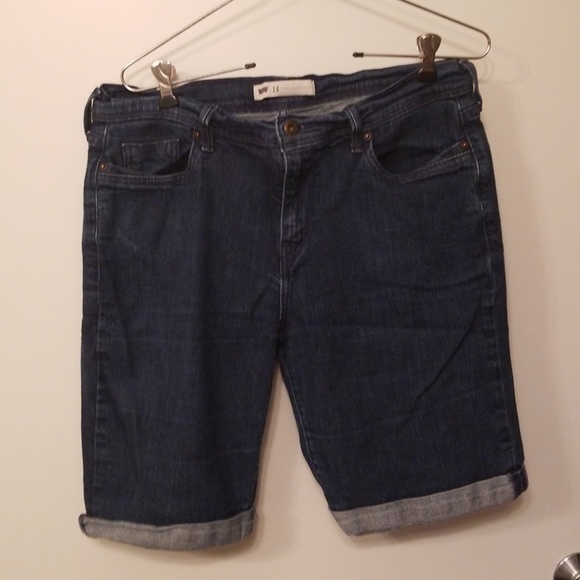 Levi's Pants - Levi's Denim Shorts sz 14